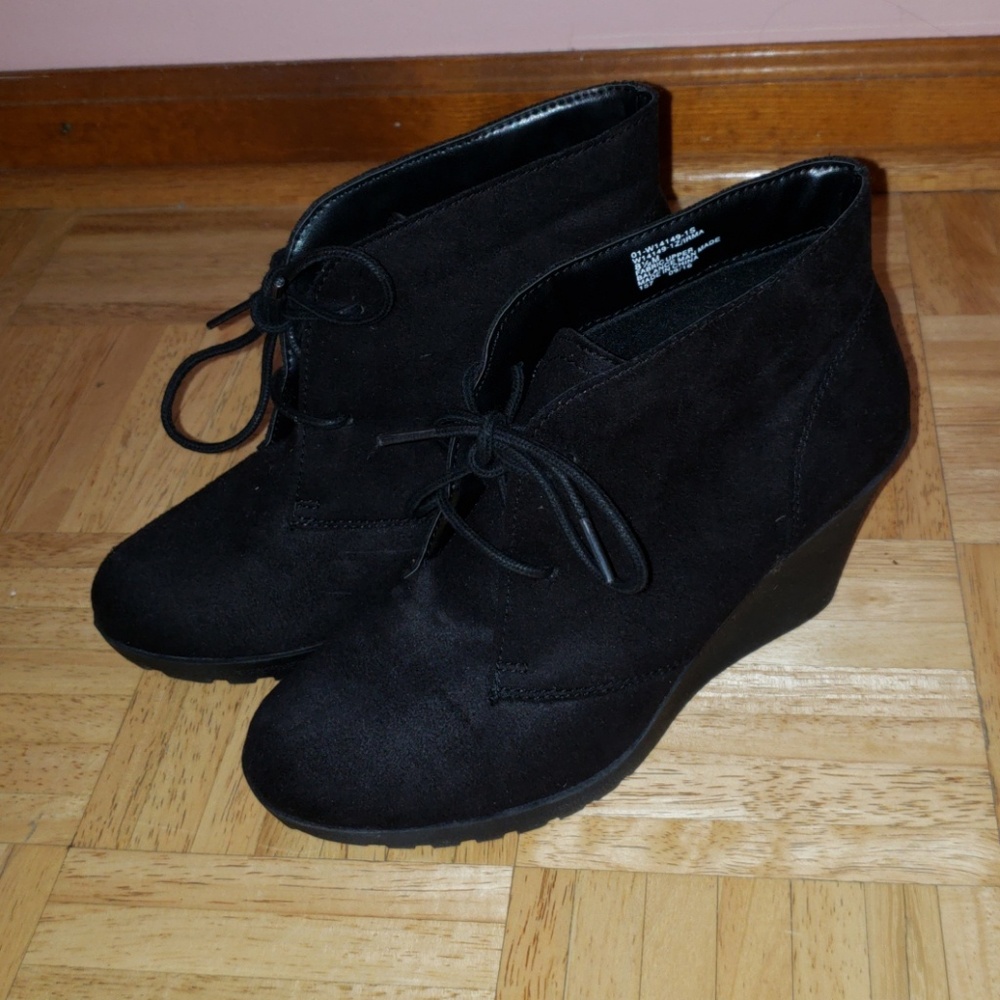 Lace up bootie